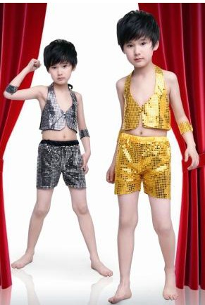 儿童演出服装男孩儿童表演服装舞台服装亮片马甲短裤练功服武术服