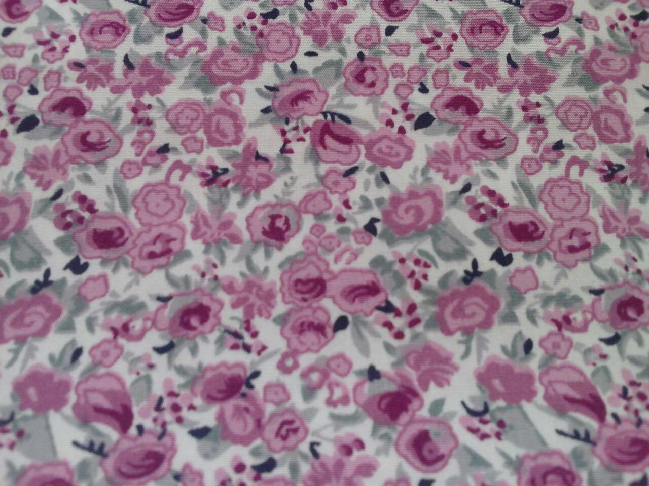 【大耀布庄】2014新款夏装印花面料碎花顺滑面料 白底紫色花样布