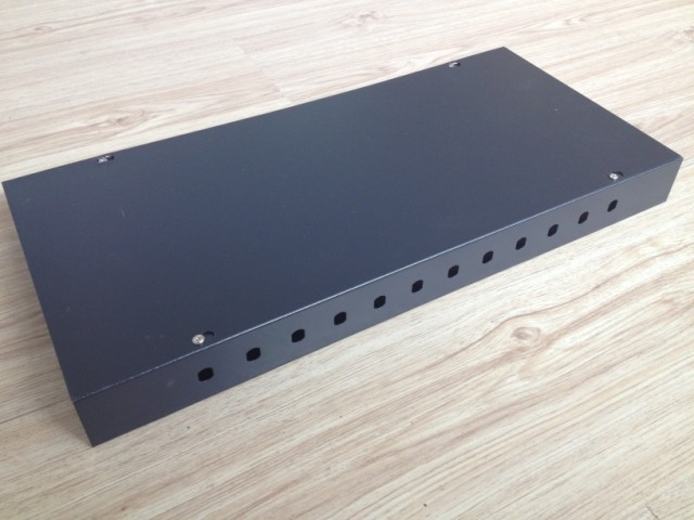 12口光缆终端盒 机架式 ST/FC 通用接口 19寸标准机架光纤盒 1U