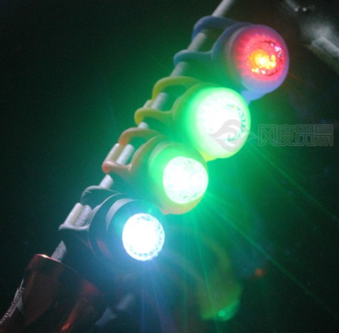 自行山地车青蛙灯秒杀头盔灯警示灯装饰灯硅胶灯风火轮辐条灯蓝色