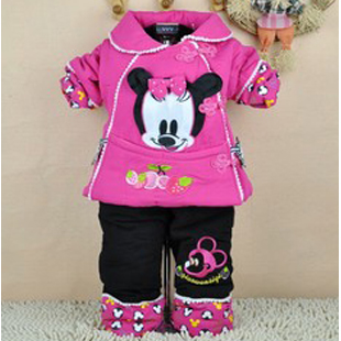 女宝宝唐装新年装1-2-3岁幼儿冬装套装6-10个月婴幼童装外套礼服