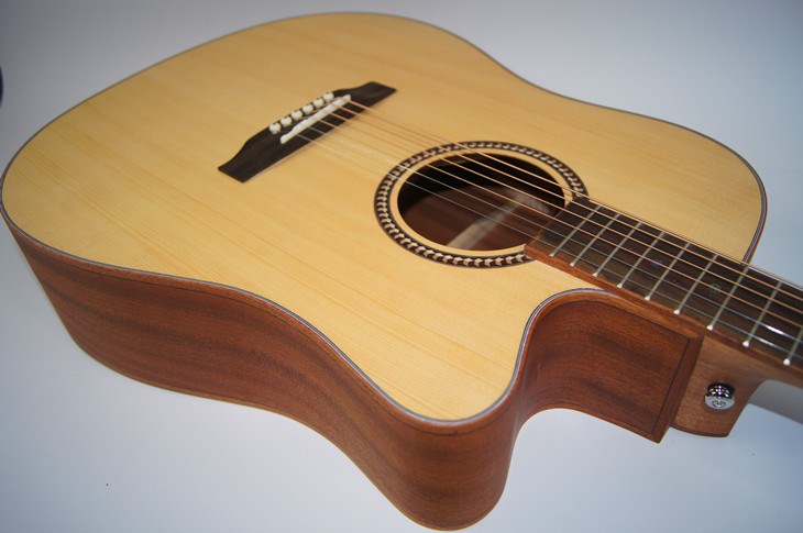 正品保斯顿S300型号41寸民谣单板吉他 手工制作  假一赔十