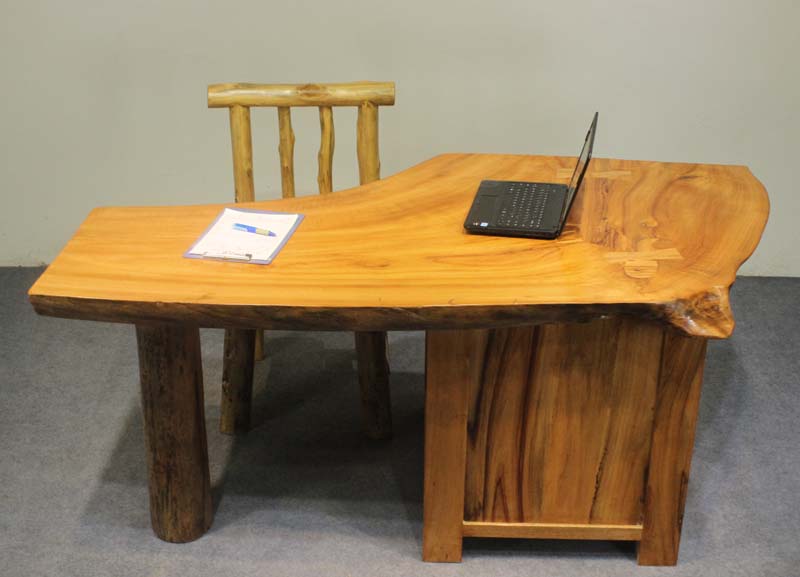 香樟木办公桌 实木电脑桌 简易主管桌 原木个性大班桌 创意书桌