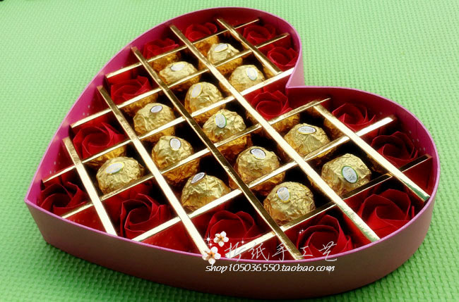 个性创意情人节生日礼物川崎玫瑰费罗列巧克力礼盒纸玫瑰花成品