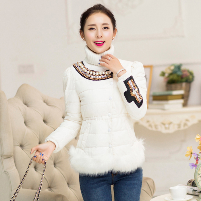 2015冬装新款韩版修身收腰圆领钉珠珍珠短款羽绒服女棉服大码外套