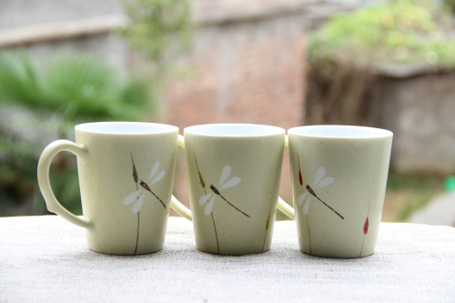 厂家直销 景德镇手工杯手绘陶瓷小清新水杯蜻蜓花纹