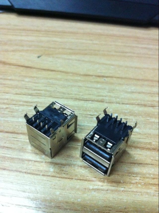 USB A/F双层插板式连接器