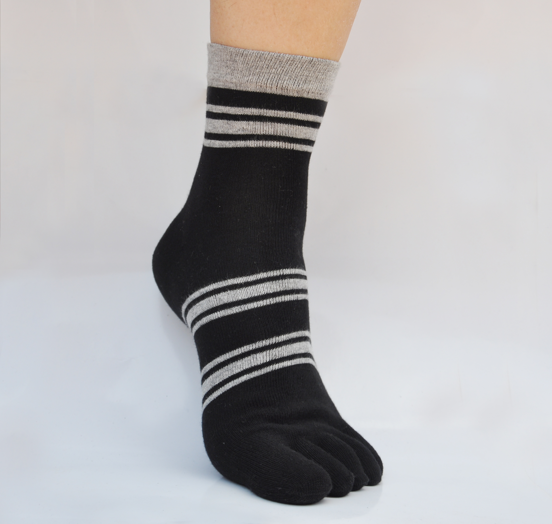 五指舒袜厂家生产杠条纯棉袜子男士多色批发定做带跟中筒中厚包邮