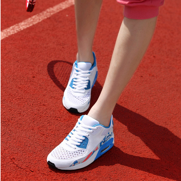 夏季女鞋网面41-43运动鞋特大码40-42休闲学生网布透气镂空小白鞋