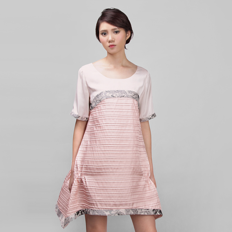 Figurer斐荷品牌女装原创设计 廓型拼接连衣裙
