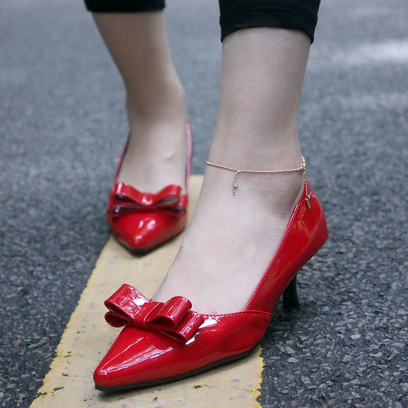 单鞋女鞋漆皮2014秋时尚新款红色蝴蝶结尖头细跟低跟鞋 -3-5cm