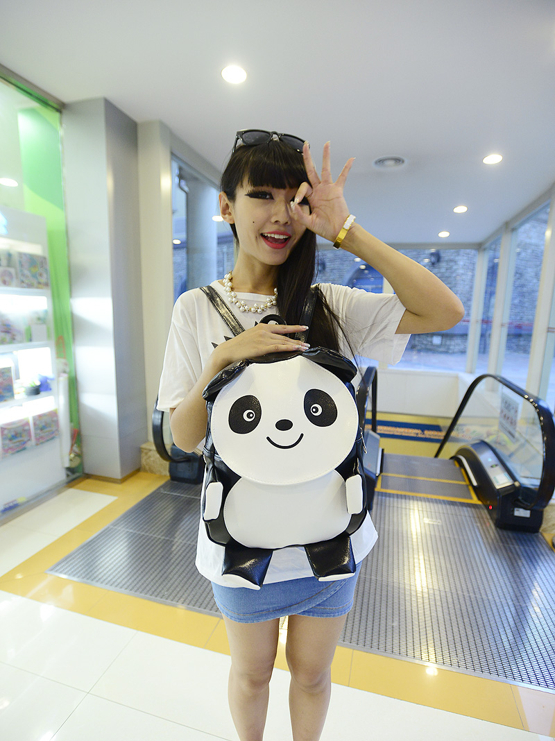 201秋季新款韩版女包时尚可爱熊猫双肩包休闲背包书包学生包包潮