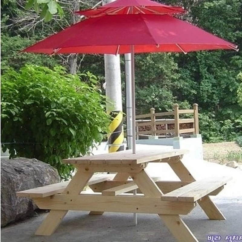 户外碳化桌椅组合带伞咖啡厅大排档室外阳台露天实木连体餐桌