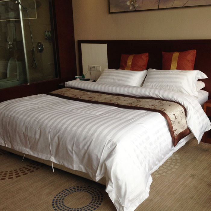 宾馆酒店客房床上用品四件套纯棉白色缎条三件套全棉被套床单批发