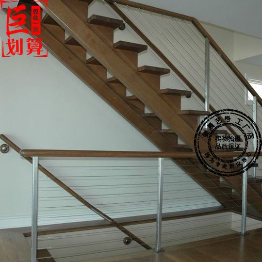 北京楼梯现代风格不锈钢拉丝护栏实木扶手踏板娄晨楼梯护栏定制