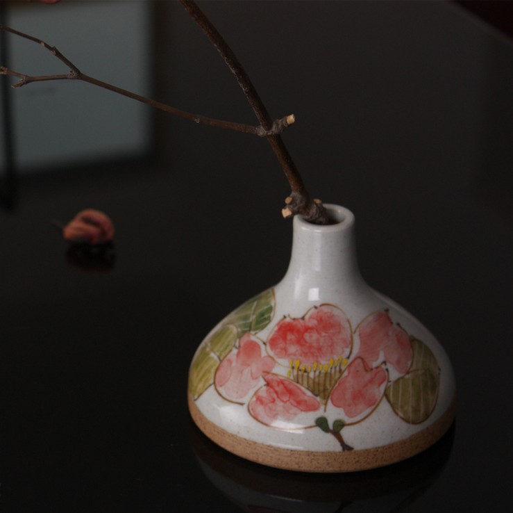 景德镇陶瓷花瓶 纯手工手绘五彩山茶花插花器 台面艺术摆件