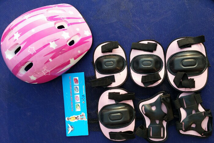 儿童轮滑护具滑板旱冰溜冰鞋自行车成人护具头盔套装滑冰运动护具