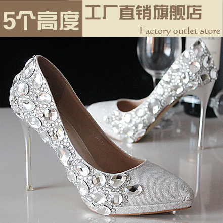 新款水晶鞋婚鞋新娘鞋镶钻水钻手工结婚女鞋银色细跟高跟尖头