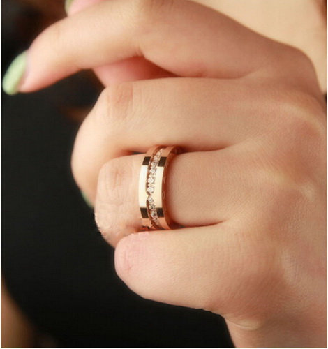 窄版单圈指环 慈善版单环镶钻18K金情侣戒指男女钻时尚戒指