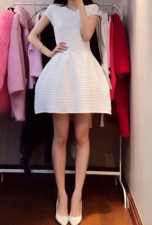 韩国同款欧洲站秋装新款白色条纹连衣裙修身显瘦气质OL蓬蓬裙女装