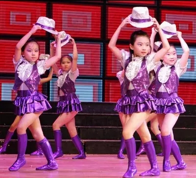 五一儿童学生新款少儿街舞表演服舞蹈演出现代女童演出 爵士舞