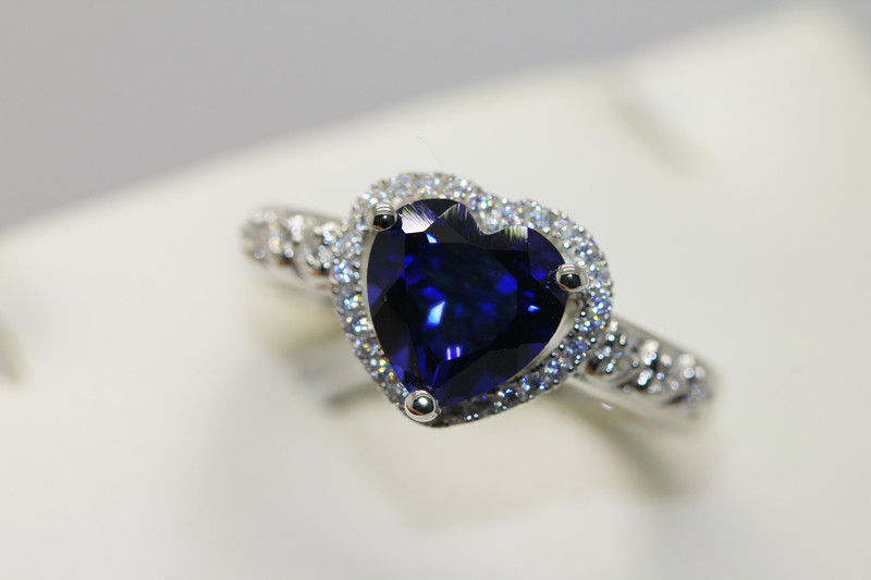 蓝宝石S925银饰精品精工泰国蓝宝石心形戒指指环彩色宝石