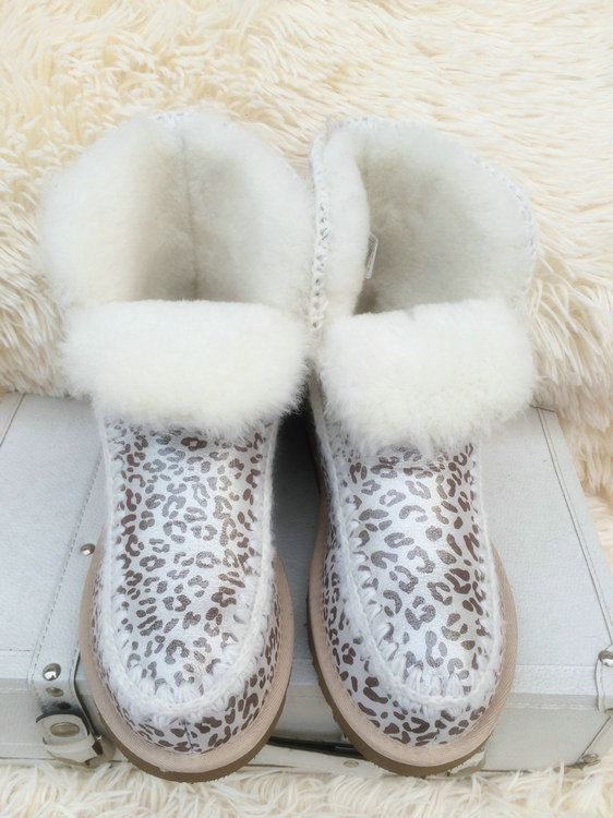 冬季中筒mou澳洲羊皮毛一体雪地靴手工勾线雪地靴女平底靴牛筋底