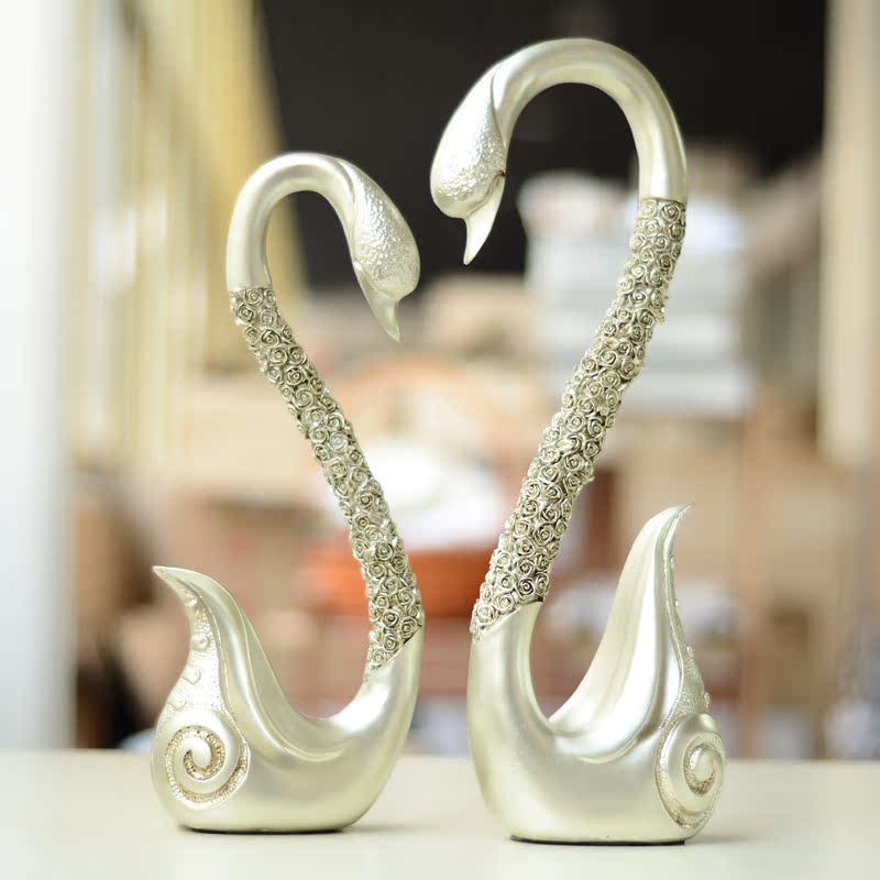 创意欧式银色玫瑰情侣天鹅树脂摆件家居新房装饰品婚房艺术品摆饰