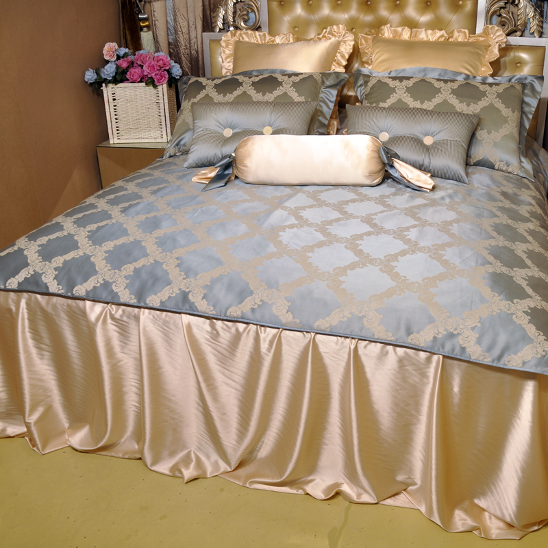 浅蓝色纺丝床品套件 新古典风 奢华套件床品 最新款 面料超棒