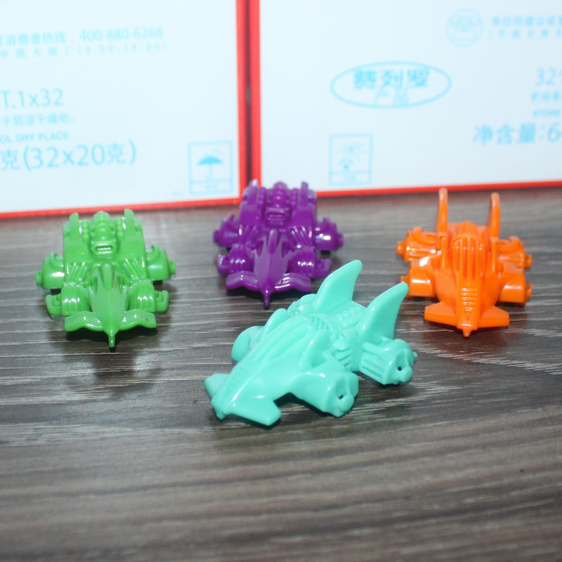 健达奇趣蛋 内的玩具 男孩版玩具赛车 四色 拼装 玩具车