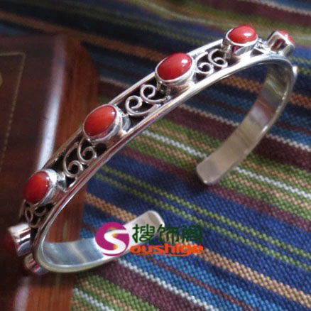 印度尼泊尔珊瑚手镯925纯银镶嵌红宝石藏族风格细小手工饰品复古