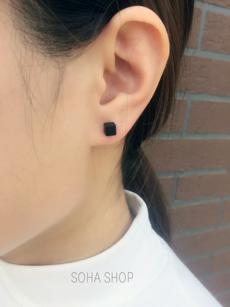 SOHA 韩国时尚黑色方形迷你百搭个性情侣男女通用气质耳钉