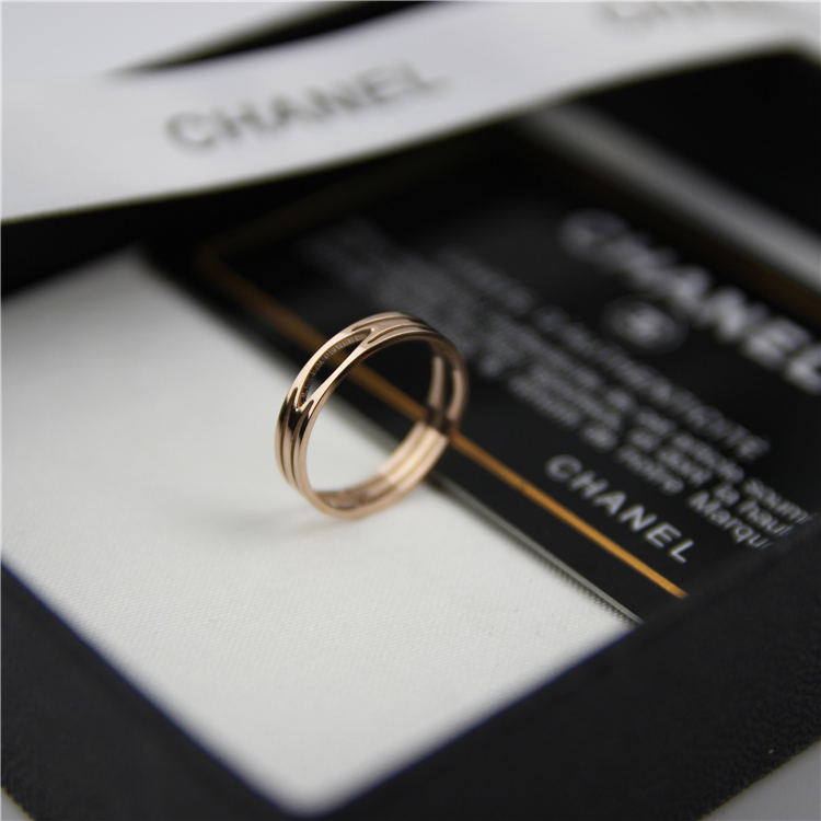 玫瑰金戒指18k彩金镂空钛钢食指戒指女潮日韩版个性装饰指环饰品