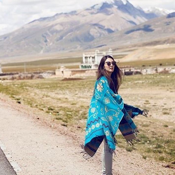围巾女冬季 明星西藏民族风尼泊尔太阳花大加厚开叉披肩围巾 斗篷