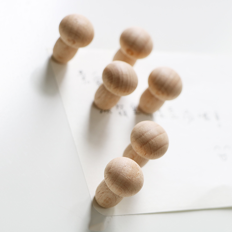 日式创意冰箱贴实木小蘑菇磁铁留言板贴纸可爱迷你卡通吸铁石磁贴