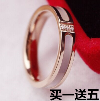 欧美韩国时尚简约大牌三颗钻白贝母镶嵌钛钢防过敏不褪色戒指男女
